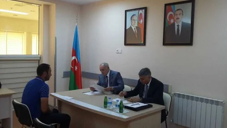Səhiyyə naziri Ucarda vətəndaşları qəbul edib