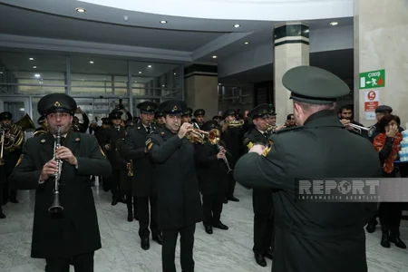 Sentyabr şəhidinin yeni doğulan körpəsi xəstəxanadan evə buraxılıb