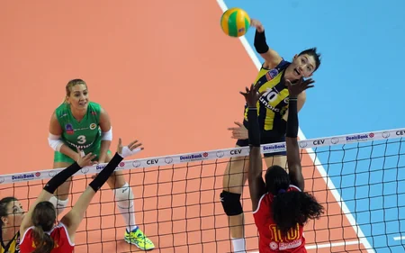 Bakının “Telekom” voleybol komandası İstanbulda Fənərbaxçanın qonağı olub