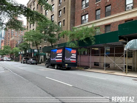 Qarabağ plakatlı maşınlar Nyu-Yorkda dövrə vurub