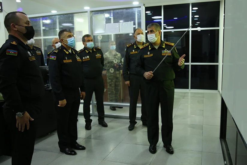 Закир Гасанов пронаблюдал за учениями ВМС, дал поручения