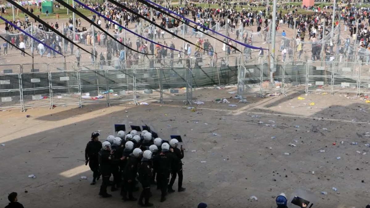 Türkiyədə Novruz mərasimində polisi daşa basan 200 nəfər saxlanılıb
