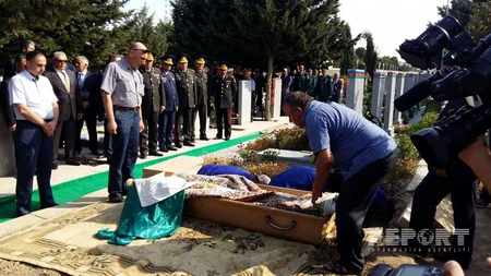 General-leytenant Ziya Yusifzadə II Fəxri Xiyabanda dəfn olunub - FOTO