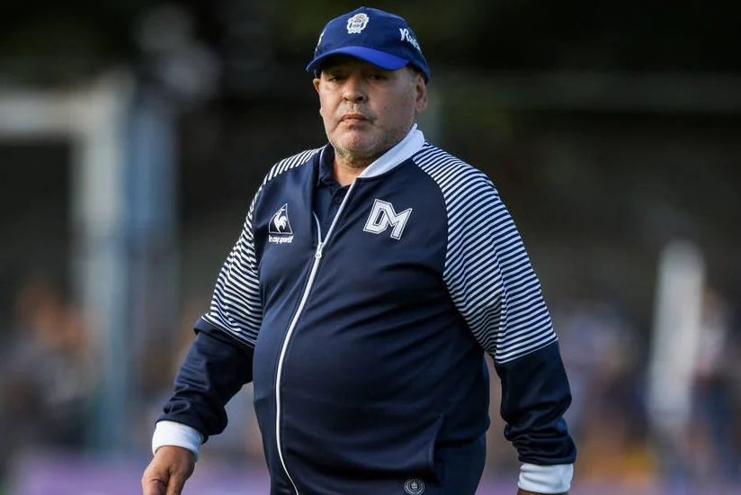 Maradona oyun zamanı narkotik maddə qəbul etdi - VİDEO