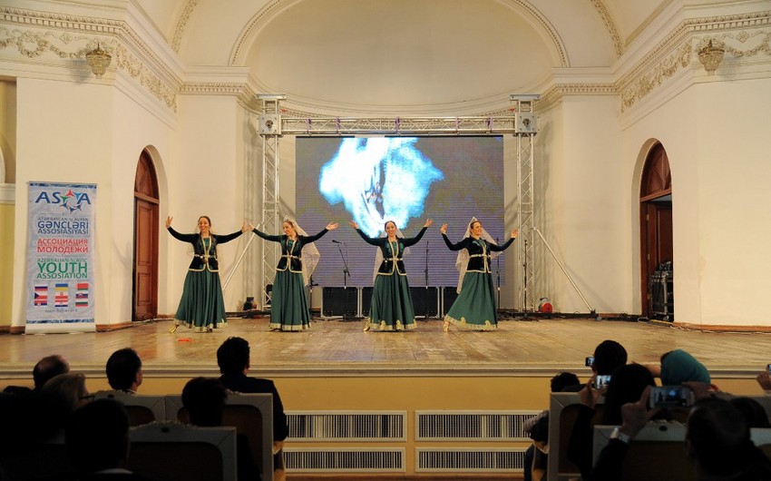 Bakıda beynəlxalq “Milli rəqs və musiqi” festivalı keçirilib