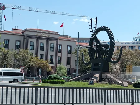 Seçici: “Bir ana övladı üçün nə arzu edirsə, mən də Türkiyəmiz üçün onu diləyirəm”