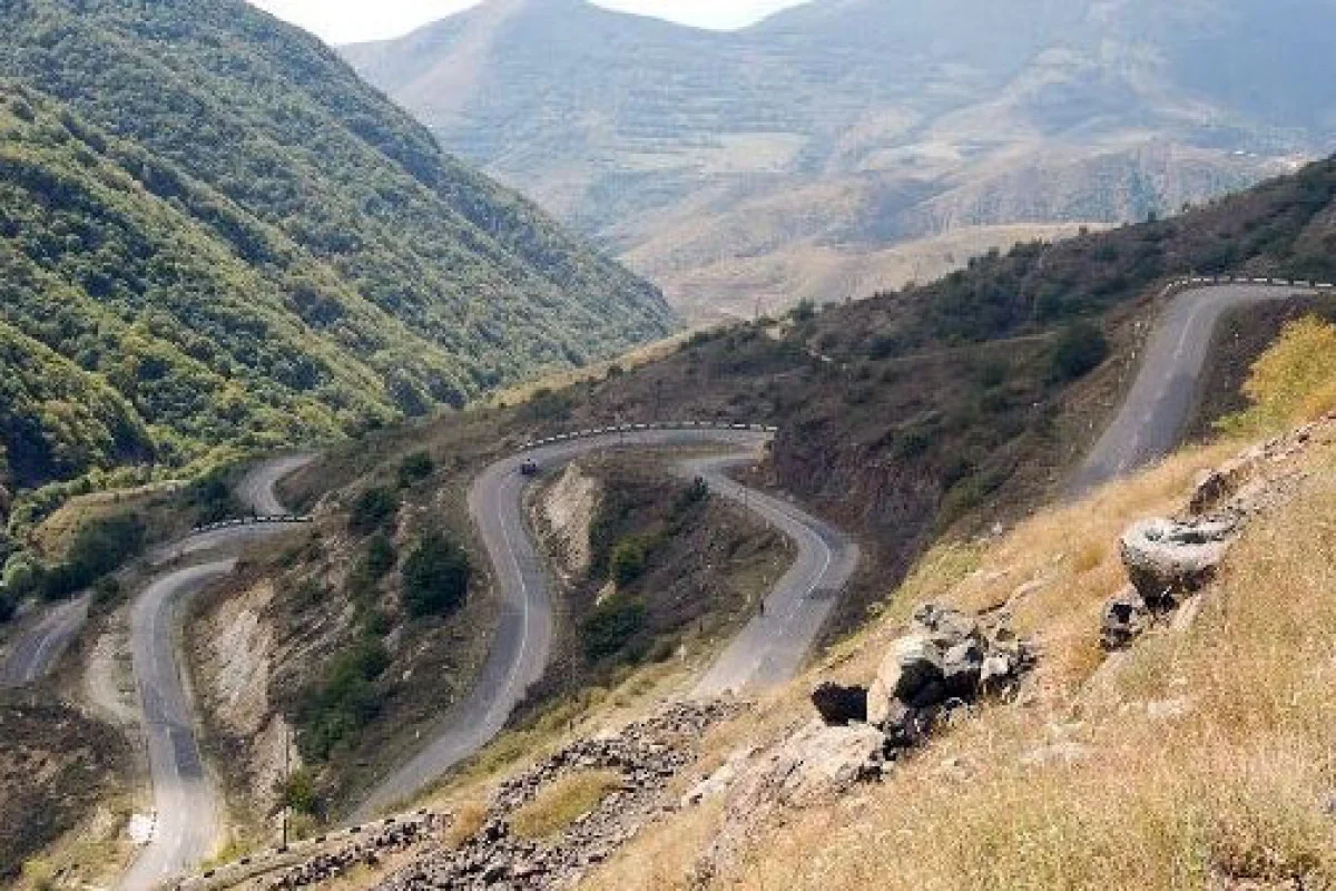 Azerbaijani MP proposes to establish customs and border posts on Khankandi road