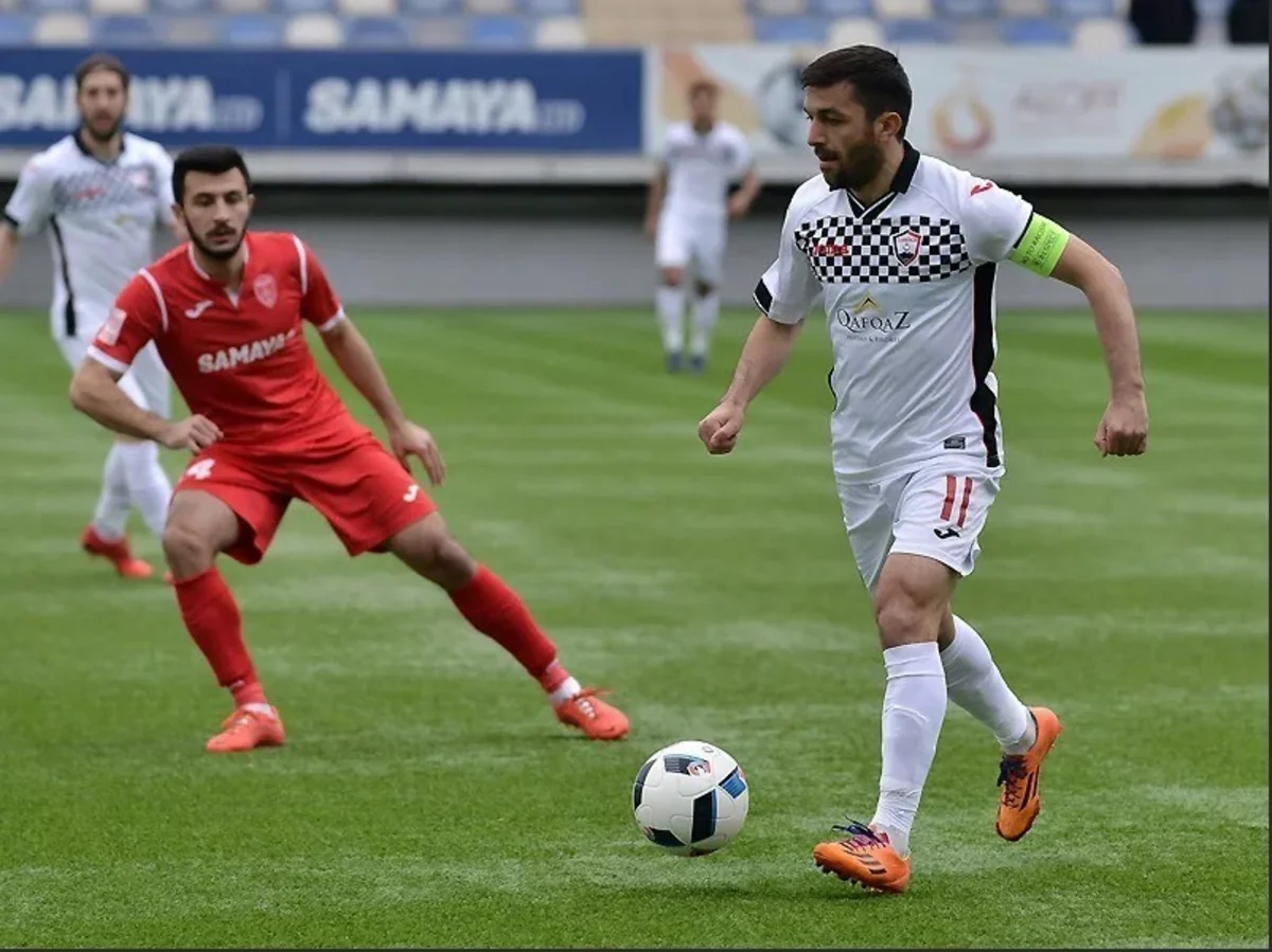 Qəbələnin futbolçusu: Məşq edəndə kökəlirəm