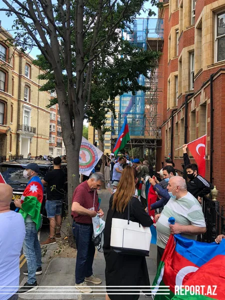 Londonda soydaşlarımız aksiya zamanı erməni təxribatı ilə üzləşib