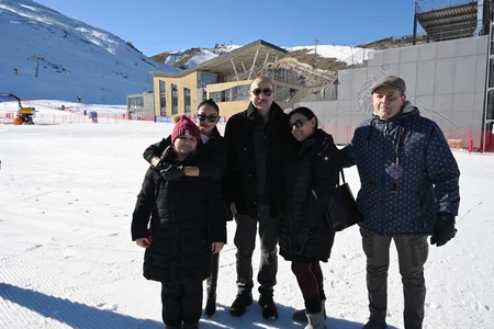 Prezident Şahdağ Turizm Kompleksindəki “Lakeside” hotelində aparılan işlərlə və “Xizək klubu” binasının tikintisi ilə tanış olub - YENİLƏNİB-2