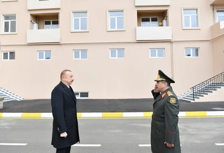 Prezident İlham Əliyev Sabunçu rayonunda hərbçilərə yeni mənzillərin verilməsi mərasimində iştirak edib - YENİLƏNİB