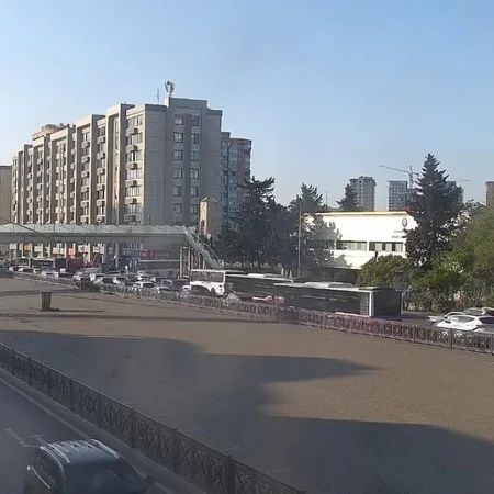 Bakının bir sıra yollarında tıxac yaranıb - SİYAHI