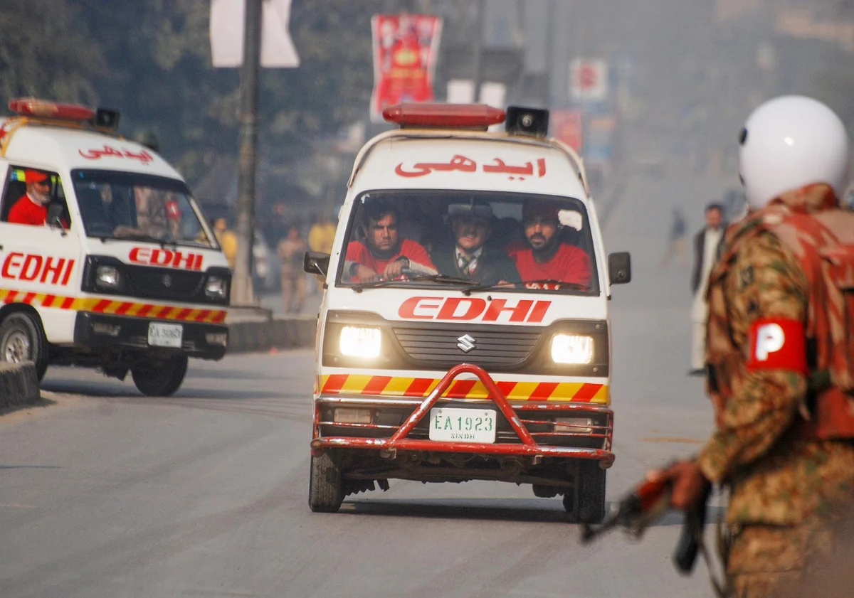 Əfqanıstanda avtomobil partladılıb, 5 polis əməkdaşı ölüb - YENİLƏNİB