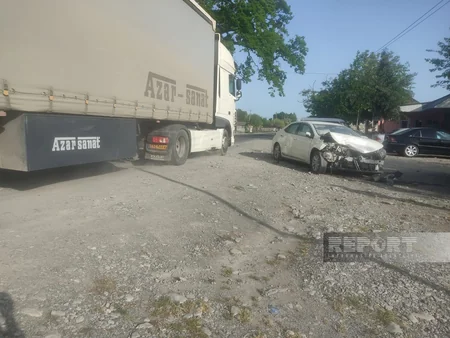 Şəkidə 2 avtomobil toqquşub, xəsarət alanlar var