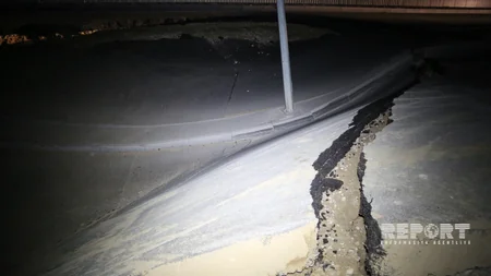 Bakının mərkəzində avtomobil yolu çöküb - FOTO - VİDEO - YENİLƏNİB