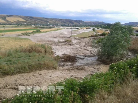 ​İsmayıllı və Göyçay rayonunun bir neçə kəndini sel suları basıb - FOTO