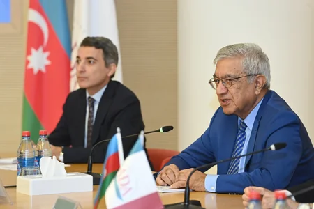 Bakıda Diplomatiya Könüllüləri üçün diplomatiya həftəsi təşkil olunub