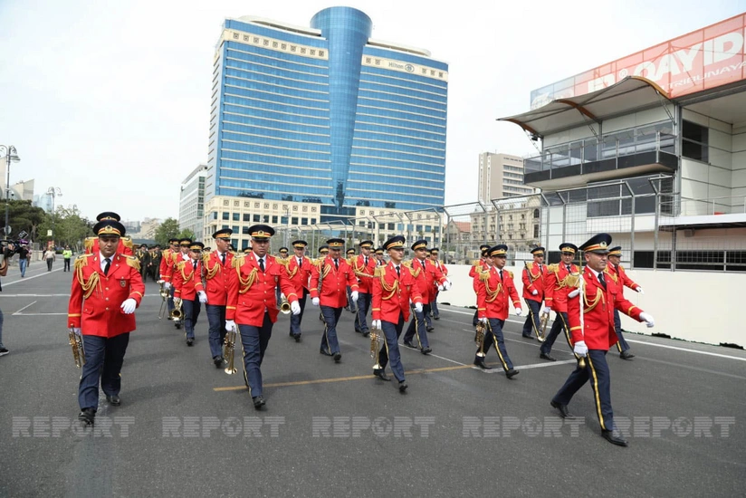 Bakıda Silahlı Qüvvələr Günü münasibətilə hərbi orkestrlərin yürüşləri başlayıb