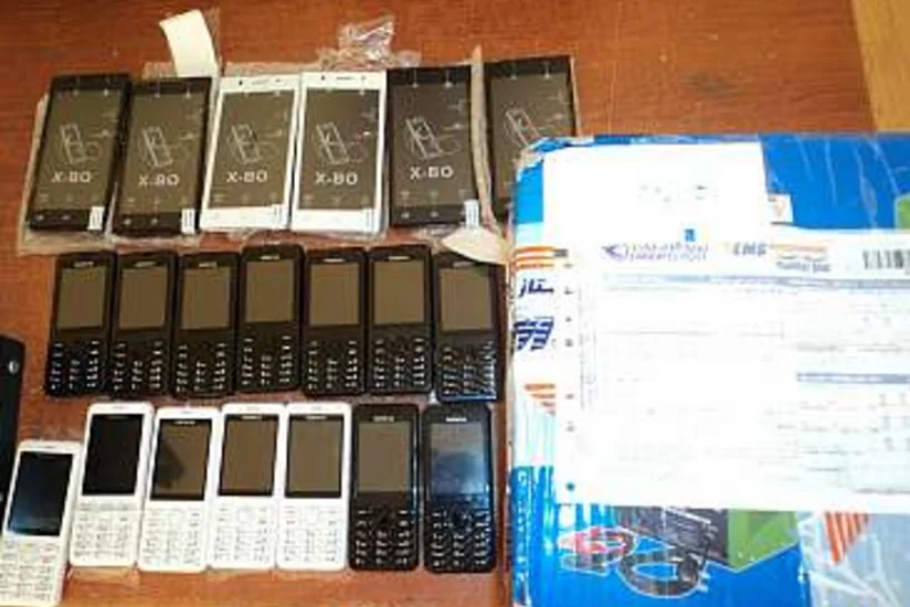 ​Gömrükçülər 21 ədəd telefonun Azərbaycana keçirilməsinin qarşısını alıb