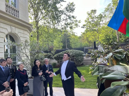 Fransada Xurşidbanu Natəvanın vandalizmə məruz qalan heykəlinin bərpadan sonra açılışı olub