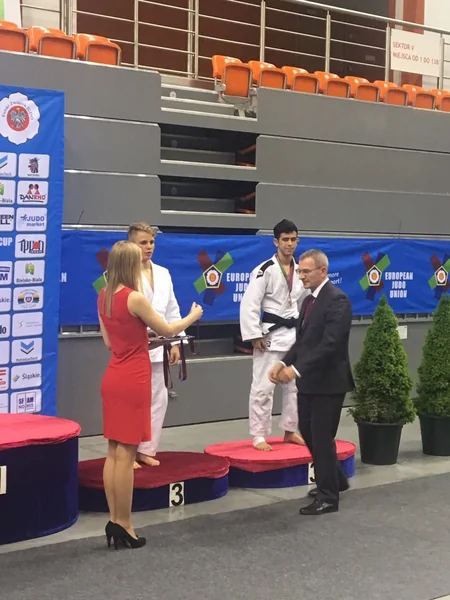 Azərbaycanın yeniyetmə cüdoçuları Polşada keçirilən Avropa kubokunda medallar qazanıblar