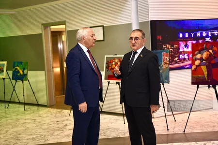 Beynəlxalq Muğam Mərkəzində Huma Quşu: xeyirxahlıq və cəsarət bələdçisi adlı xeyriyyə axşamı keçirilib