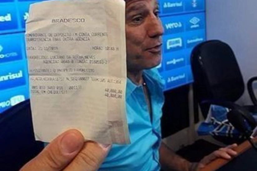 Braziliya klubunun baş məşqçisi vurduğu qola görə futbolçuya mükafat verib