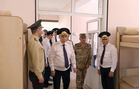Azerbaijan's prosecutor general meets servicemen in Nakhchivan
