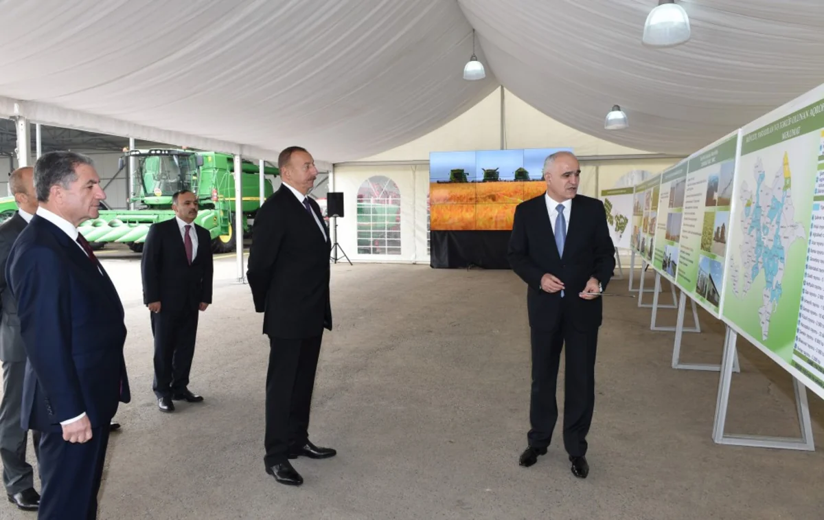Prezident İlham Əliyev “Qarabağ Taxıl” MMC-nin özəl pilot taxılçılıq təsərrüfatının fəaliyyəti ilə tanış olub