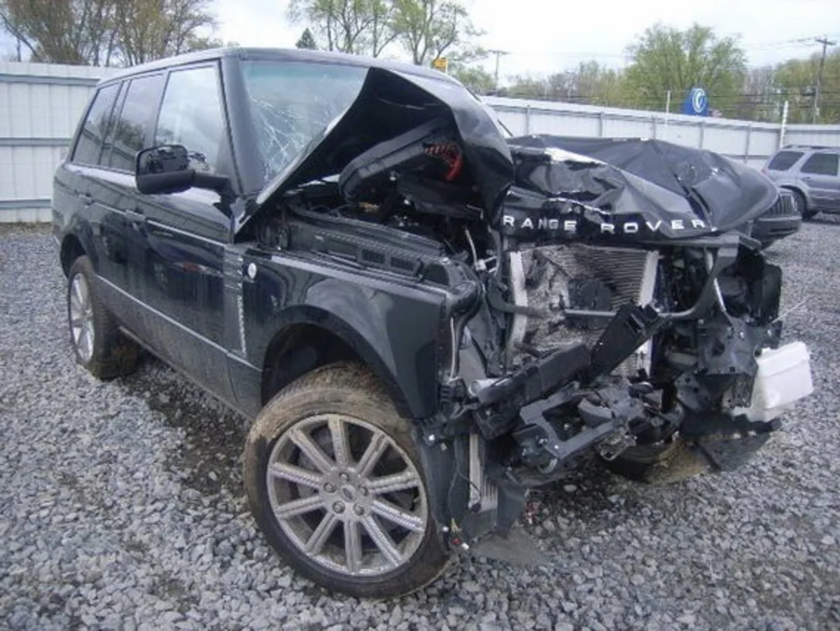 Siyəzəndə “Range Rover”lə qəza törədən şəxs ölüb