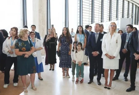 Leyla Əliyevanın təşəbbüsü ilə Cenevrədə “Su altında üzən Simurq” xalçası təqdim edilib