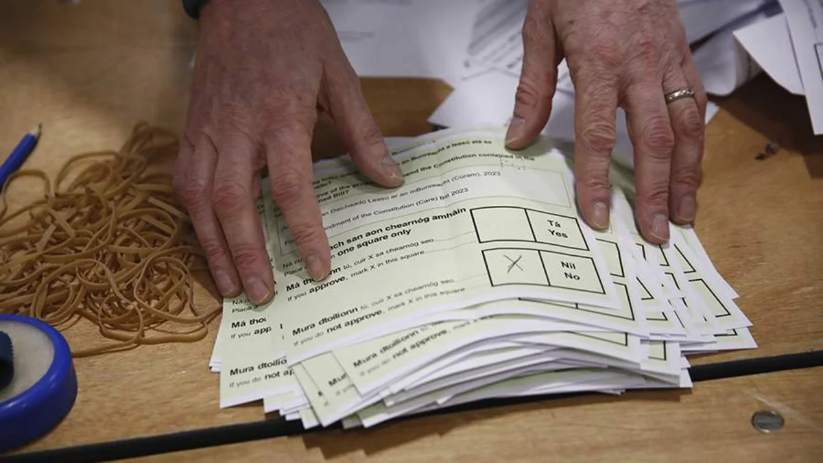 İrlandiya hökuməti ailə və gender bərabərliyi ilə bağlı referendumda məğlub olduğunu etiraf edib