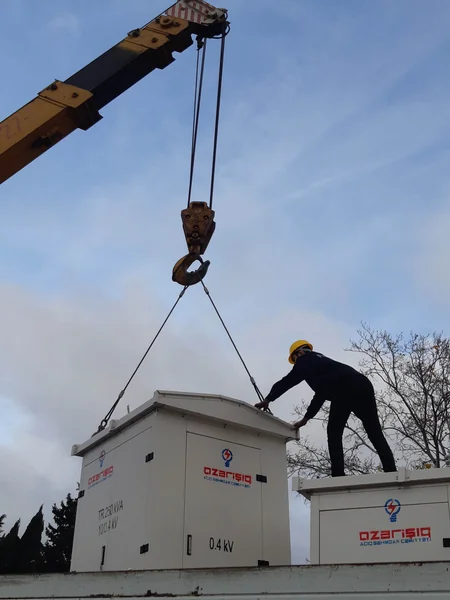 “Azərişıq” Xırdalanda elektrik enerjisi şəbəkəsini yeniləyir