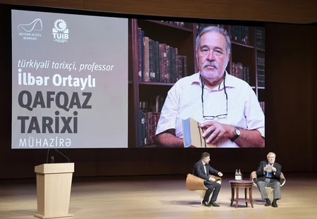 Heydər Əliyev Mərkəzində türkiyəli tarixçi İlbər Ortaylının mühazirəsi olub