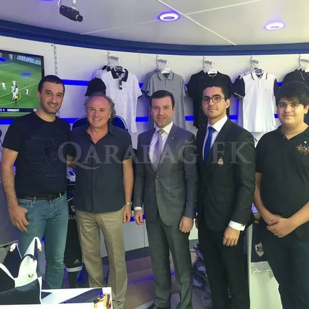 AFFA-nın baş katibi Elxan Məmmədov “Qarabağ” klubunun yeni açılan fan-şopunu ziyarət edib