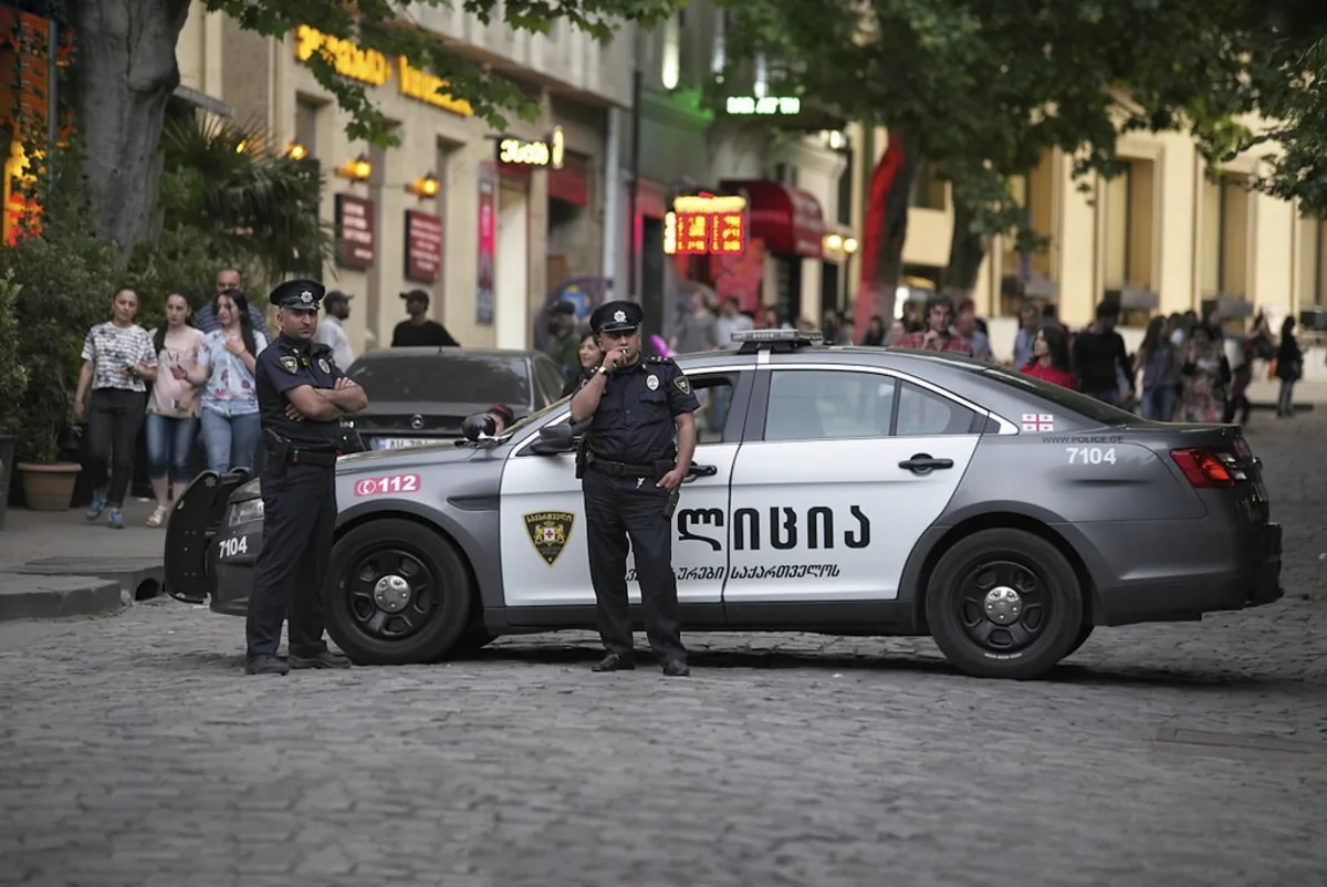 Tbilisidə sərxoş polis qonşu qadını qətlə yetirib