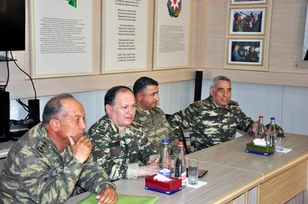 Bir qrup veteran cəbhə bölgəsinə səfər edib