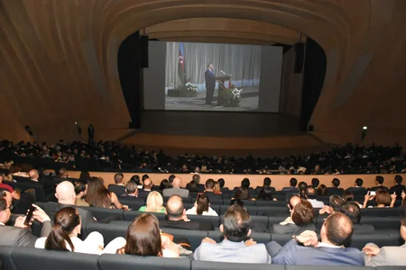 Heydər Əliyev Mərkəzində Ulu Öndərə həsr olunan instalyasiya, fotoalbom və film təqdim edilib