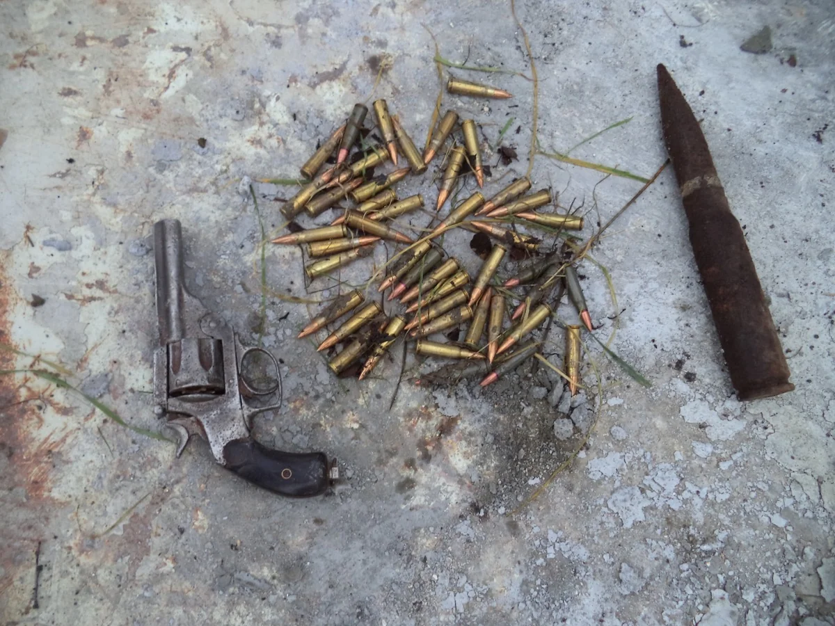 Qubada qəbiristanlıqda silah-sursat aşkarlanıb