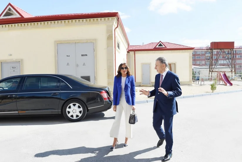 Azərbaycanın Birinci vitse-prezidenti Ramanada məcburi köçkün ailələri üçün inşa edilən yeni bina ilə tanış olub