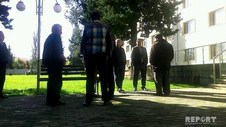 Electrofishing man hit by voltage in Azerbaijan - PHOTO