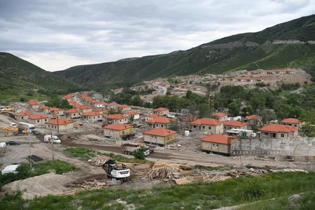 Xarici diplomatlar Zabux kəndində aparılan bərpa işləri ilə tanış olublar
