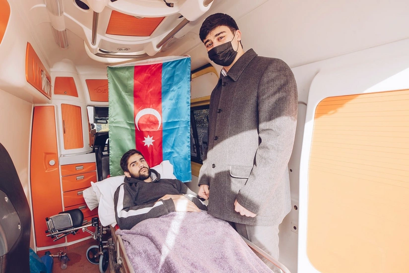 “YAŞAT” Fondu daha 10 qazini Türkiyəyə müalicəyə göndərdi