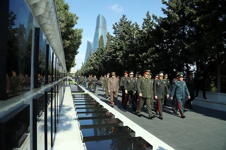 CIS military delegations visit Alley of Martyrs 