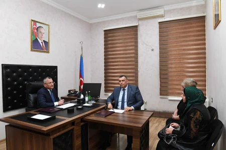 Rövşən Rzayev vətəndaş qəbulu keçirib