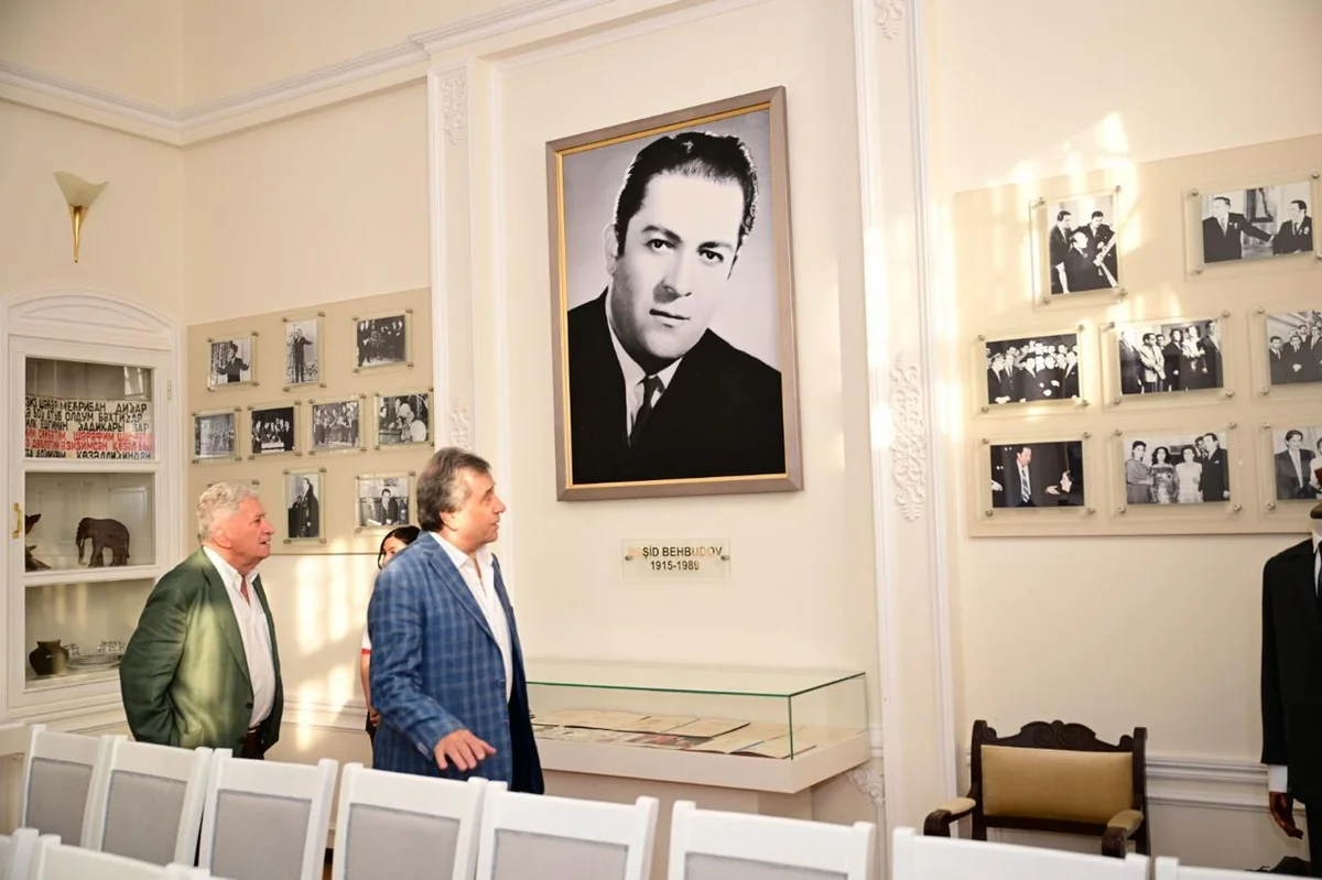 Mahnı Teatrında Rəşid Behbudovun xatirə otağı yaradılıb