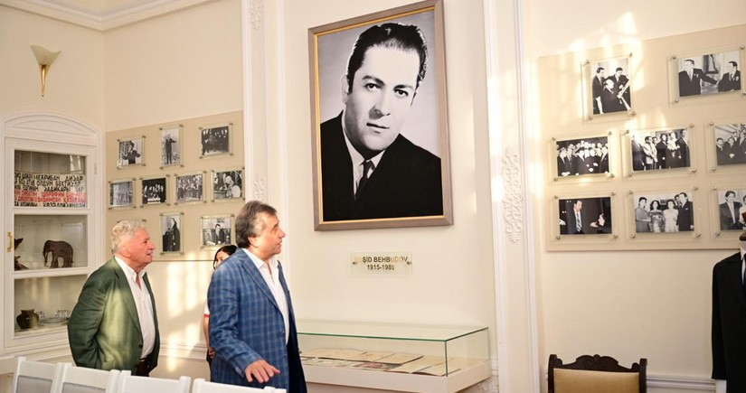 Mahnı Teatrında Rəşid Behbudovun xatirə otağı yaradılıb