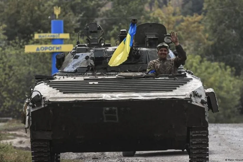МО РФ заявило об отводе сил из украинского Лимана из-за угрозы окружения