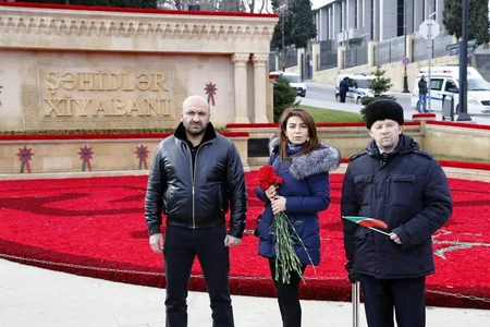 Представители азербайджанской и татарской диаспоры посетили Аллею шехидов - ФОТО