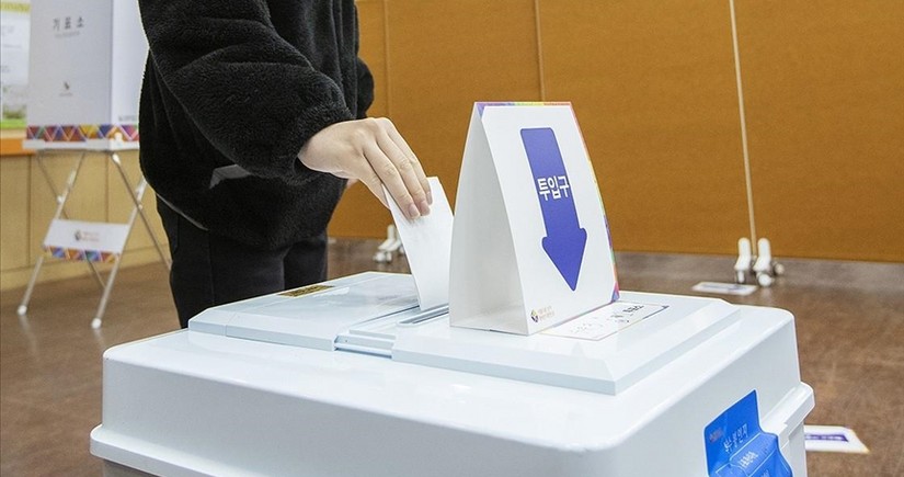 7 presidential hopefuls kick off 22-day election campaign in S.Korea